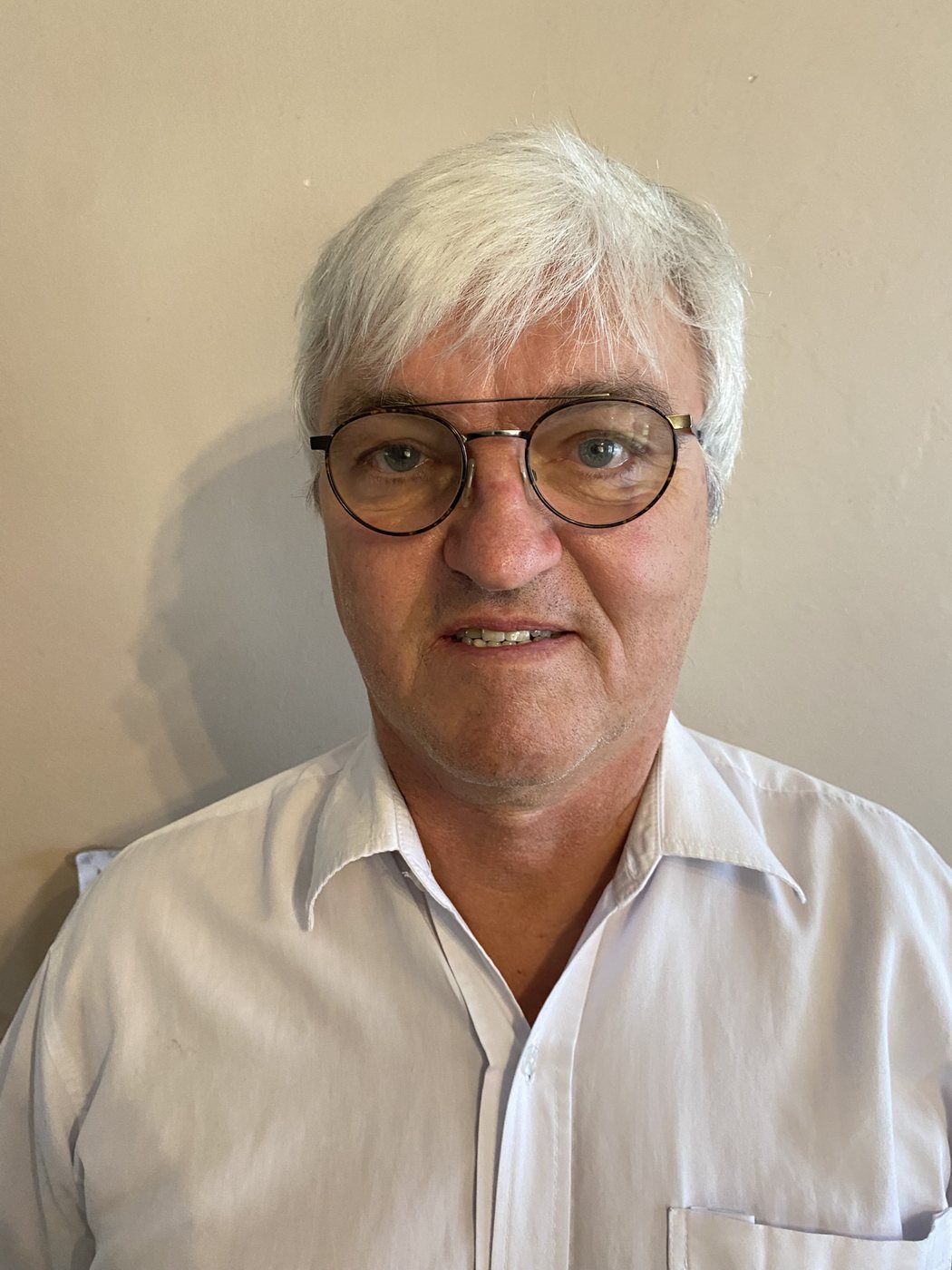 Dr. Manfred van Eckert